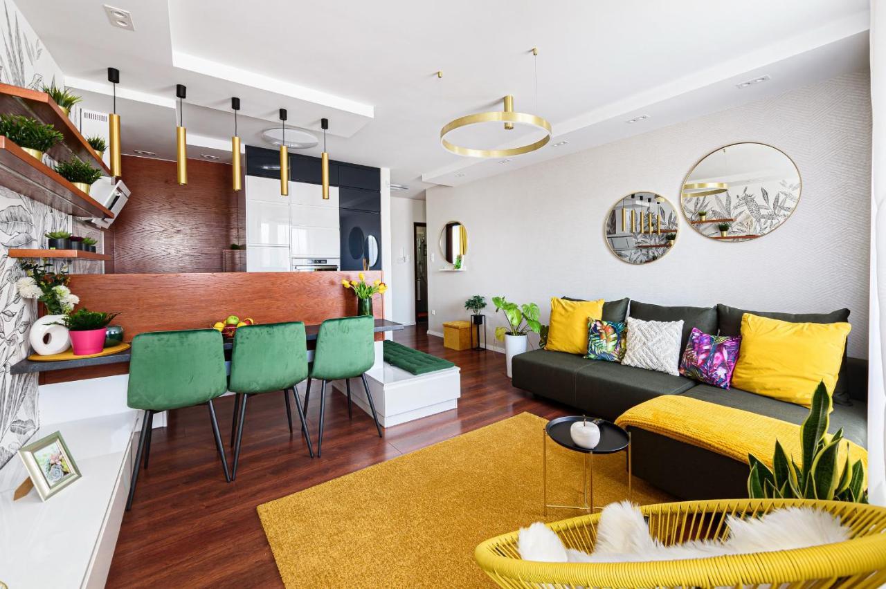 Hid19 Apartman Gyor Belvaros-Free Parking-Terrace Az Rq Vizi Elmenypark Es Gyogyfuerdonel Buitenkant foto