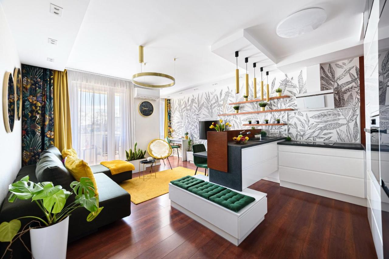 Hid19 Apartman Gyor Belvaros-Free Parking-Terrace Az Rq Vizi Elmenypark Es Gyogyfuerdonel Buitenkant foto