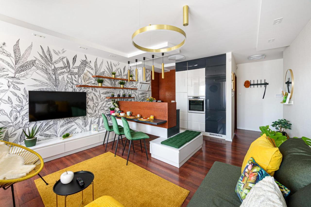 Hid19 Apartman Gyor Belvaros-Free Parking-Terrace Az Rq Vizi Elmenypark Es Gyogyfuerdonel Buitenkant foto