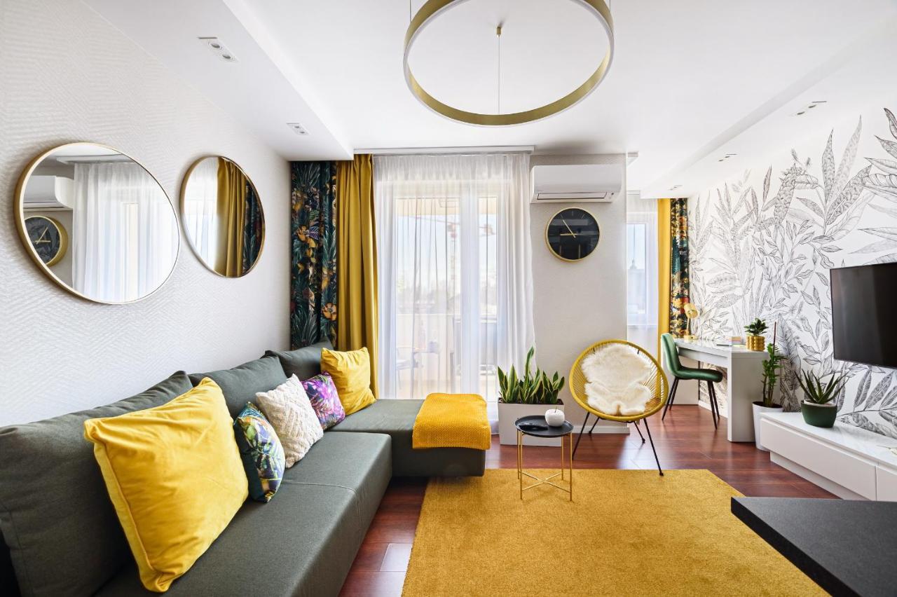 Hid19 Apartman Gyor Belvaros-Free Parking-Terrace Az Rq Vizi Elmenypark Es Gyogyfuerdonel Buitenkant foto
